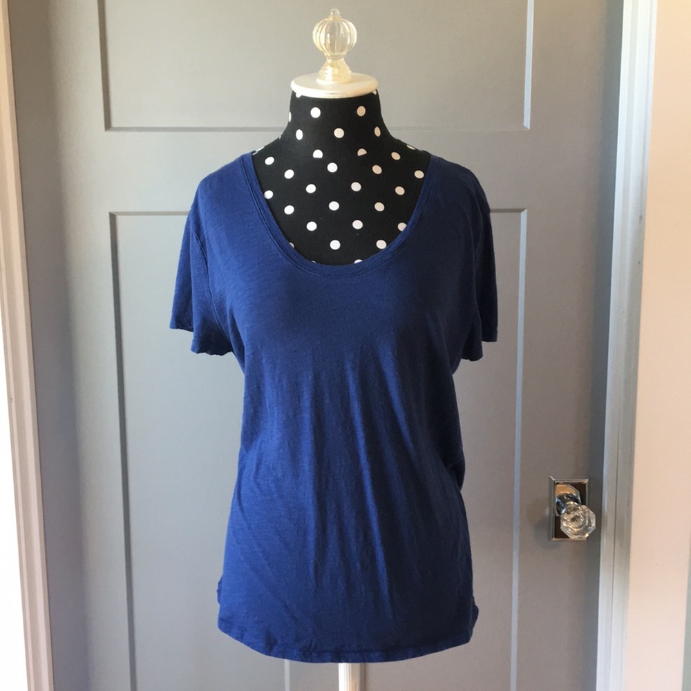 Loft navy t-shirt in size large